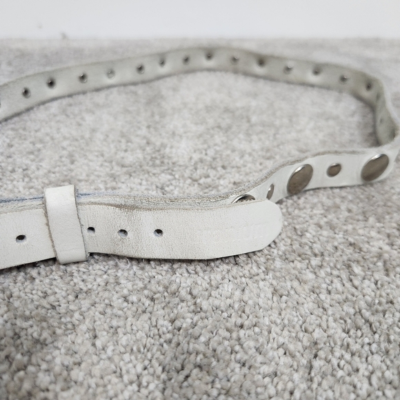 White Leather Silver Circle Studs Studded Belt Fits Large 2000s Y2K Punk Grunge - Picture 4 of 7